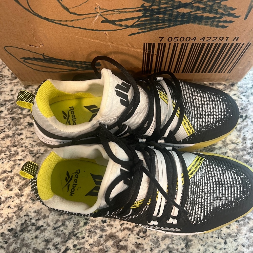 Reebok JJ Watt III Cross Training Men's Size 8.5 Black White Yellow Shoes